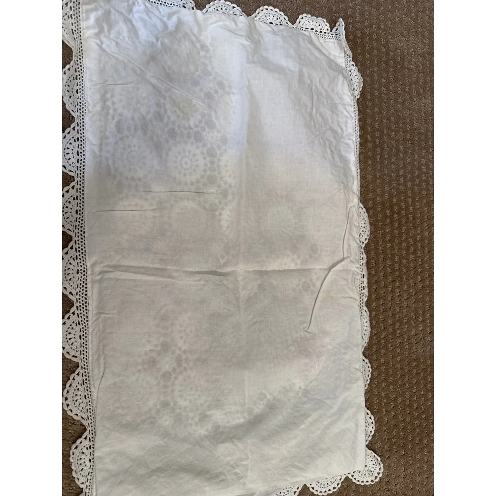 Vintage White Crochet Floral Medallion Pillow Sham Scalloped Edge 24x14
